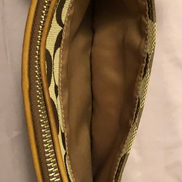 Coach signature wristlet - Picture 3 of 6